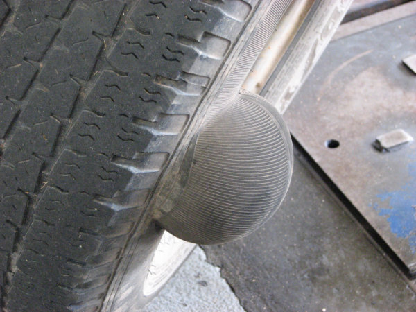 ทำไมยางบวม เกิดจากสาเหตุอะไร แล้วยังใช้ได้อยู่ไหม