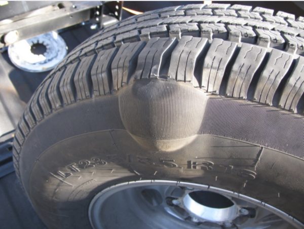 ทำไมยางบวม เกิดจากสาเหตุอะไร แล้วยังใช้ได้อยู่ไหม