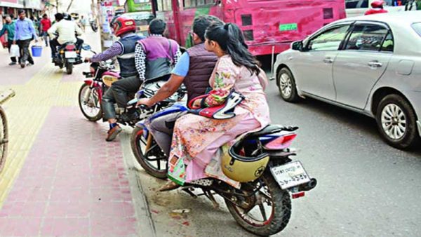 ขี่มอเตอร์ไซค์บนทางเท้า โดนปรับเท่าไร