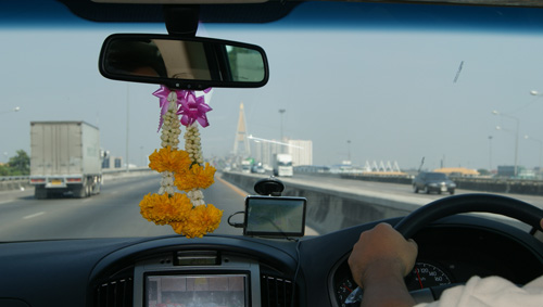 ท่องแล้วดี! คาถาเดินทางปลอดภัย ขับรถเดินทางไกล แคล้วคลาด ไร้อุบัติเหตุ