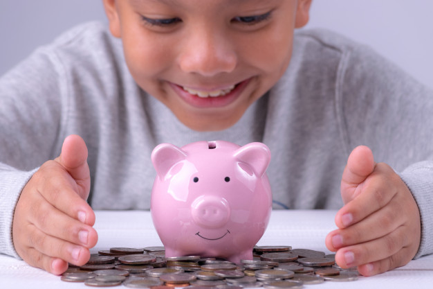 เคล็ดลับง่าย ๆ สร้างวินัย ออมเงินให้ลูก