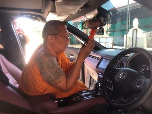 ชี้เป้า 9 ที่เจิมรถยอดฮิต ออกรถใหม่เจิมรถวัดไหนดี มีสิริมงคล