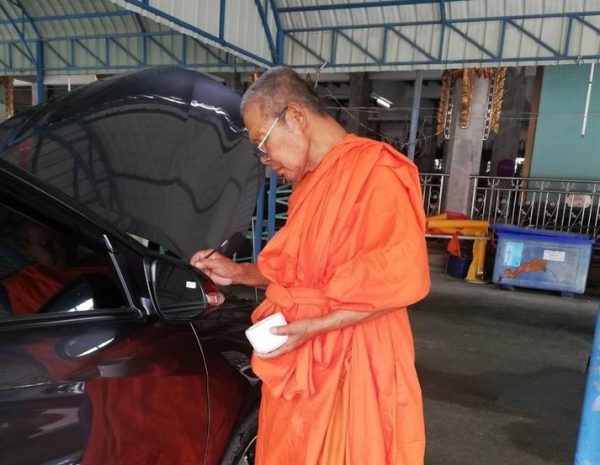 ชี้เป้า 9 ที่เจิมรถยอดฮิต ออกรถใหม่เจิมรถวัดไหนดี มีสิริมงคล