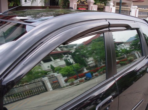 ติดคิ้วกันสาดรถยนต์ ดียังไง มีข้อเสียหรือไม่