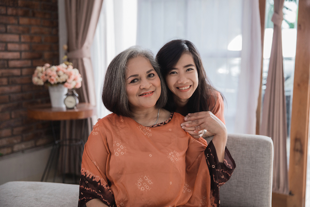 ทำประกันสุขภาพให้แม่ ควรเลือกแผนประกันสุขภาพแบบไหนดี.jpg