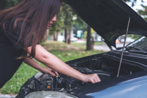 7 เทคนิคดูแลรถยนต์ ที่ผู้หญิงควรรู้