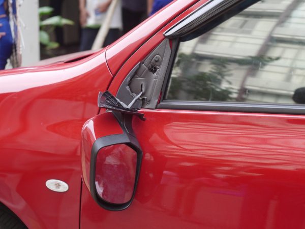 มอเตอร์ไซค์เฉี่ยวกระจก ประกันชั้นไหนคุ้มครองบ้าง