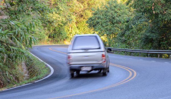 8 สัญญาณเตือน ว่าโช๊คอัพรถยนต์มีปัญหา