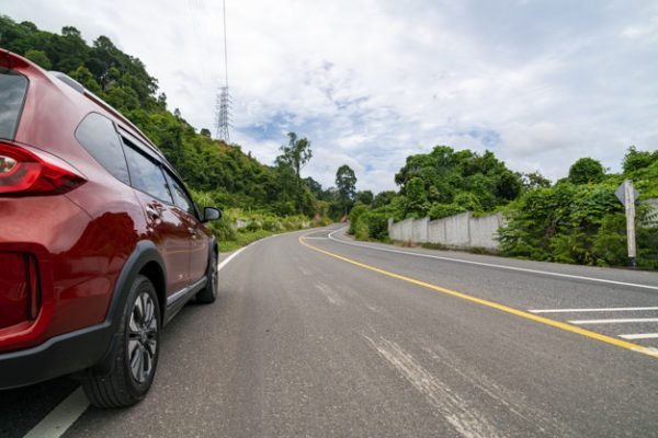 ขับรถทางไกล อย่างไร ให้ประหยัดน้ำมัน