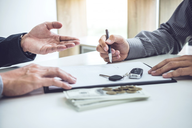 สินเชื่อรถแลกเงิน กับ สินเชื่อส่วนบุคคล เลือกแบบไหนดี?