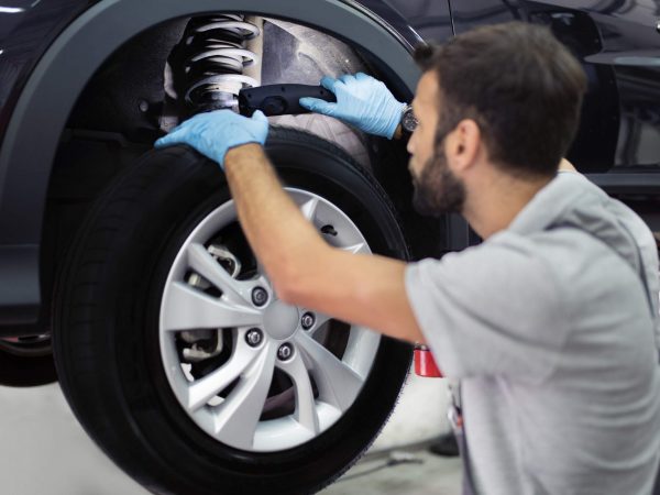 8 สัญญาณเตือน ว่าโช๊คอัพรถยนต์มีปัญหา