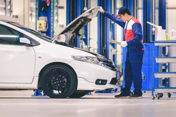 ขับรถทางไกล อย่างไร ให้ประหยัดน้ำมัน