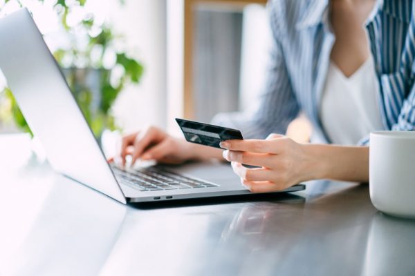 แชร์เคล็ดไม่ลับ วิธีล็อคบัตร ตัดวงเงิน กันโดนดูดเงินจากบัตรเครดิต-เดบิตไม่รู้ตัว