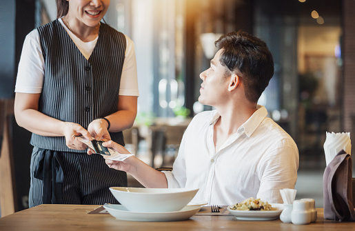 ผ่อนชำระสบายกับบัตรเครดิต