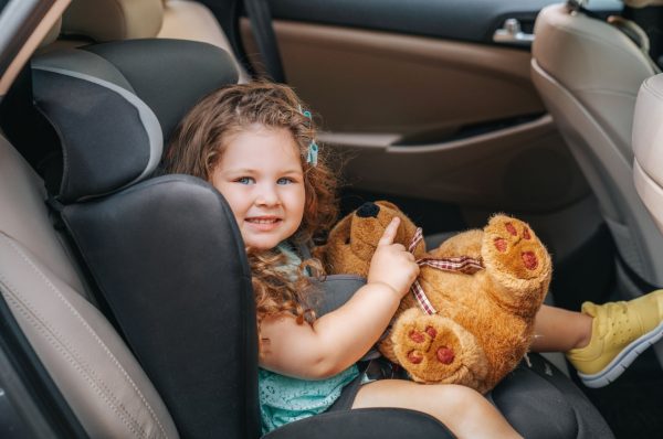 คุณแม่ห้ามพลาด! 5 ไอเทมเสริมติดรถยนต์ สำหรับลูกน้อย  เพื่อความปลอดภัยในการเดินทาง 